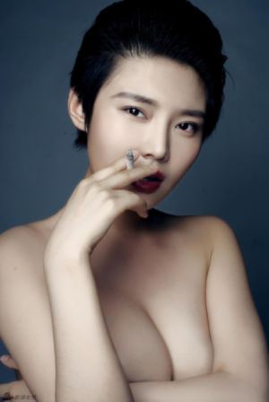 厨房激情闺蜜嗯啊呻吟影院_BD英语免费全集观看