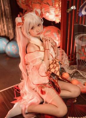 被闺蜜扒了内裤光着屁股打_DVD全集免费播放
